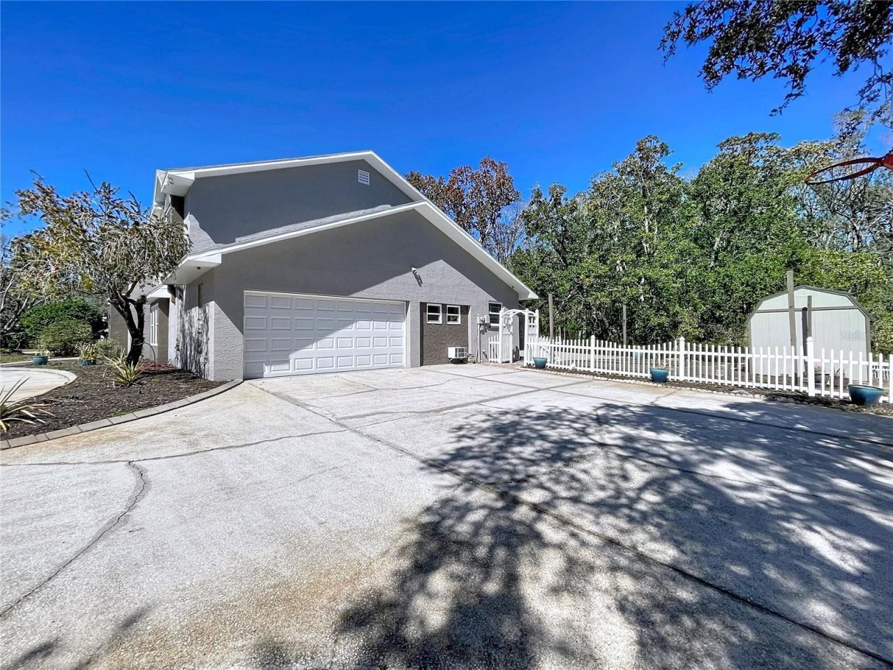 10655 Lakeview Drive, New Port Richey, FL 34654 Photo