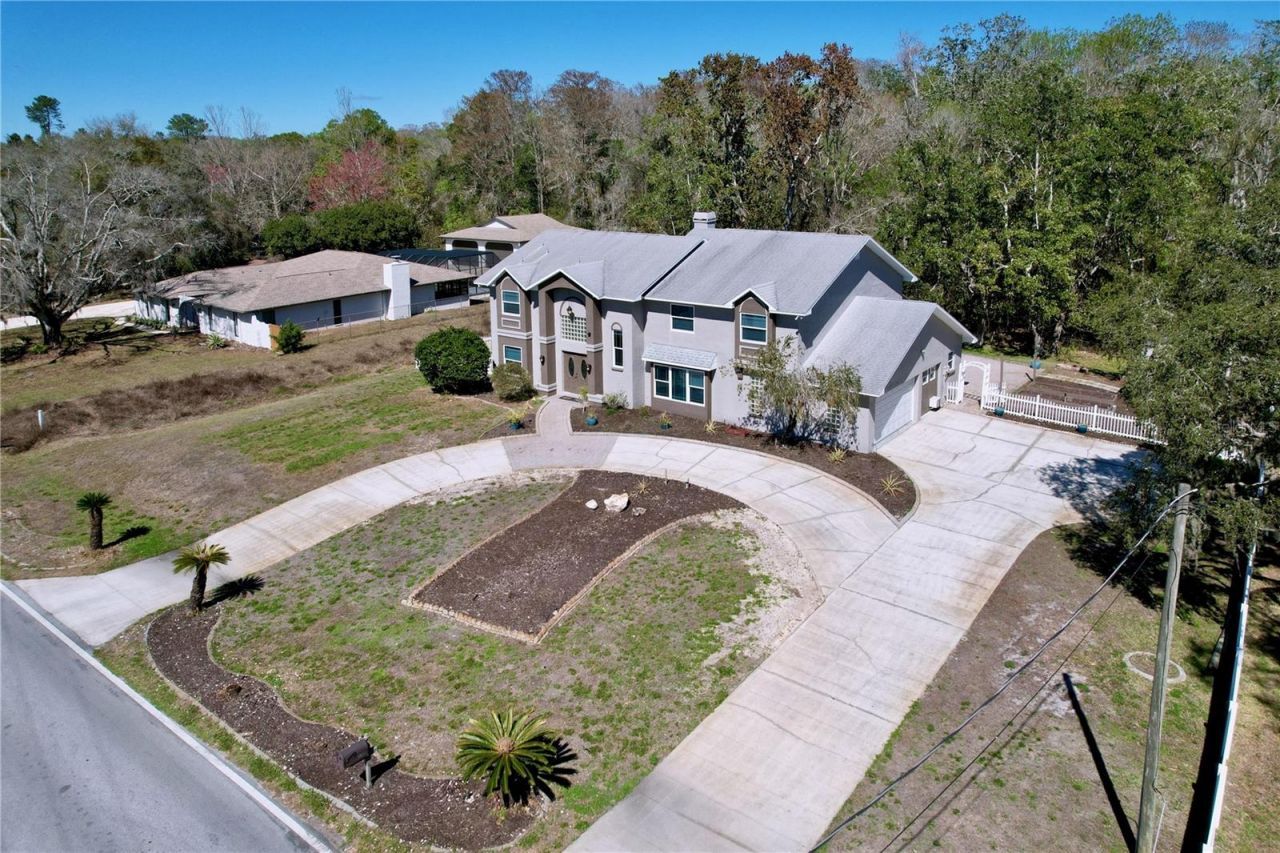 10655 Lakeview Drive, New Port Richey, FL 34654 Photo