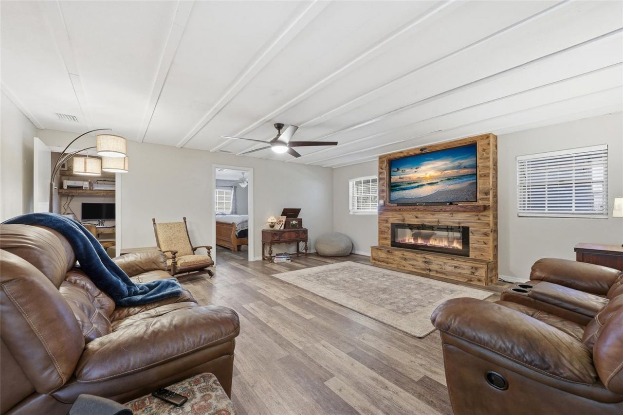 917 SW 2nd Avenue, Trenton, FL 32693 Photo