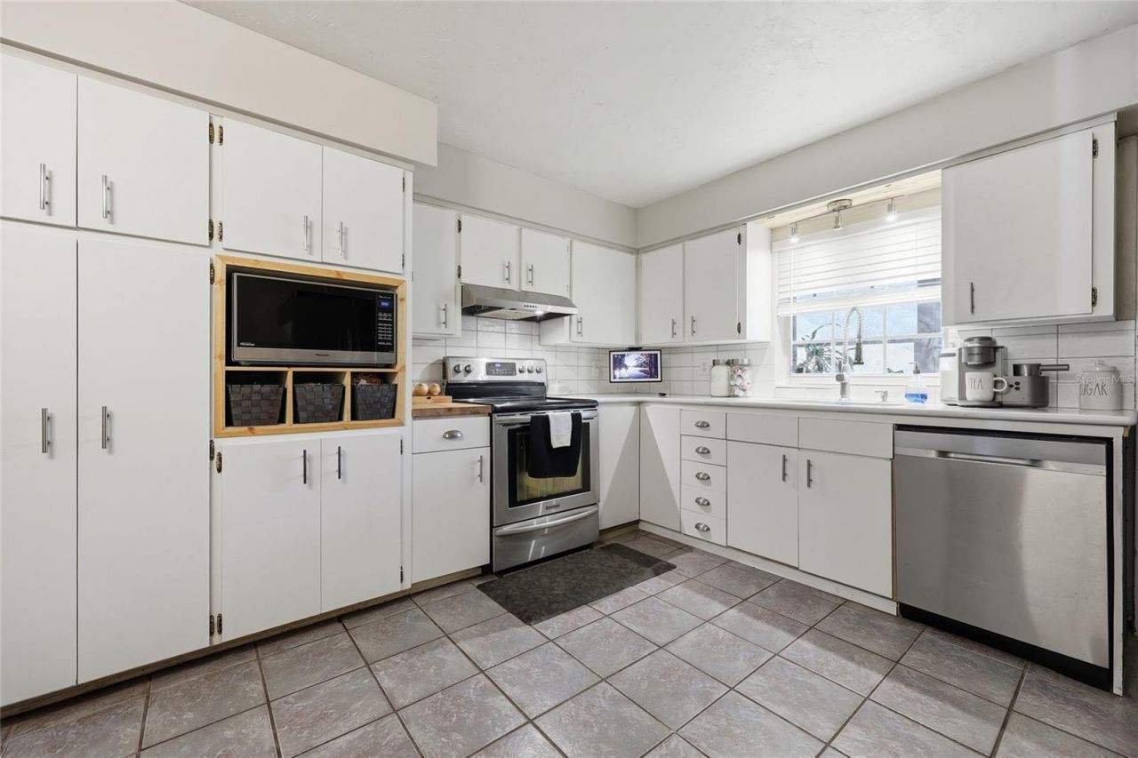 917 SW 2nd Avenue, Trenton, FL 32693 Photo