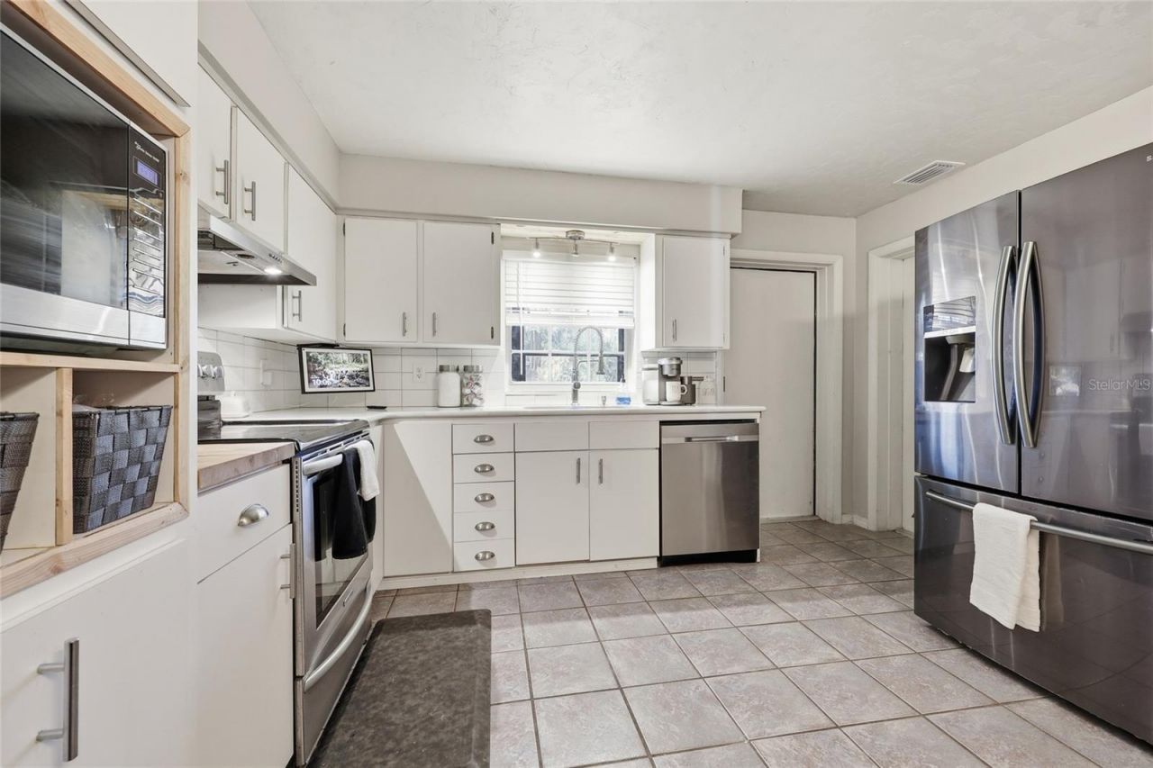 917 SW 2nd Avenue, Trenton, FL 32693 Photo