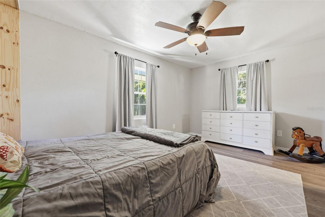 917 SW 2nd Avenue, Trenton, FL 32693 Photo