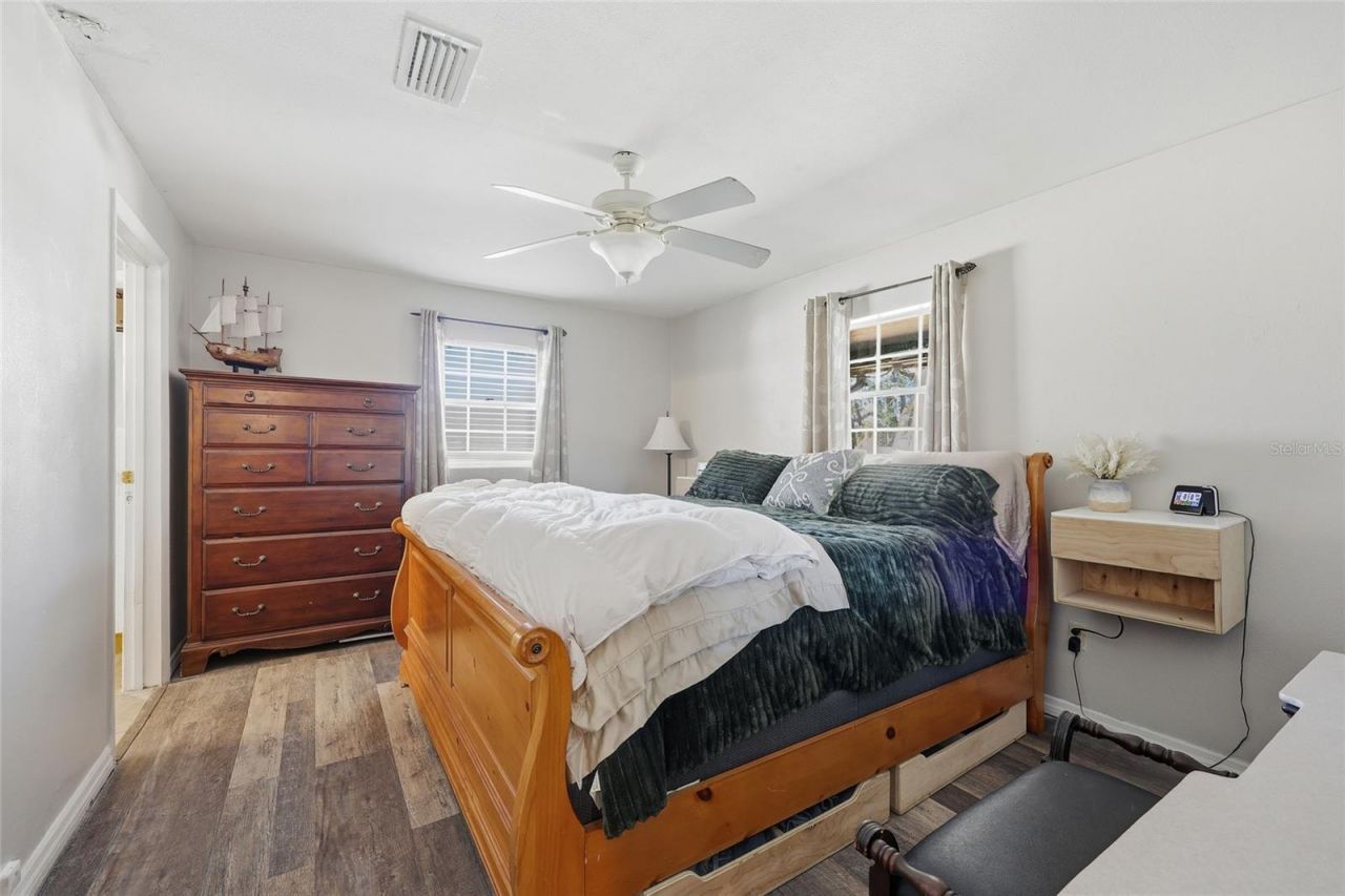 917 SW 2nd Avenue, Trenton, FL 32693 Photo