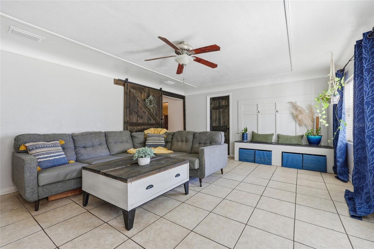 917 SW 2nd Avenue, Trenton, FL 32693 Photo