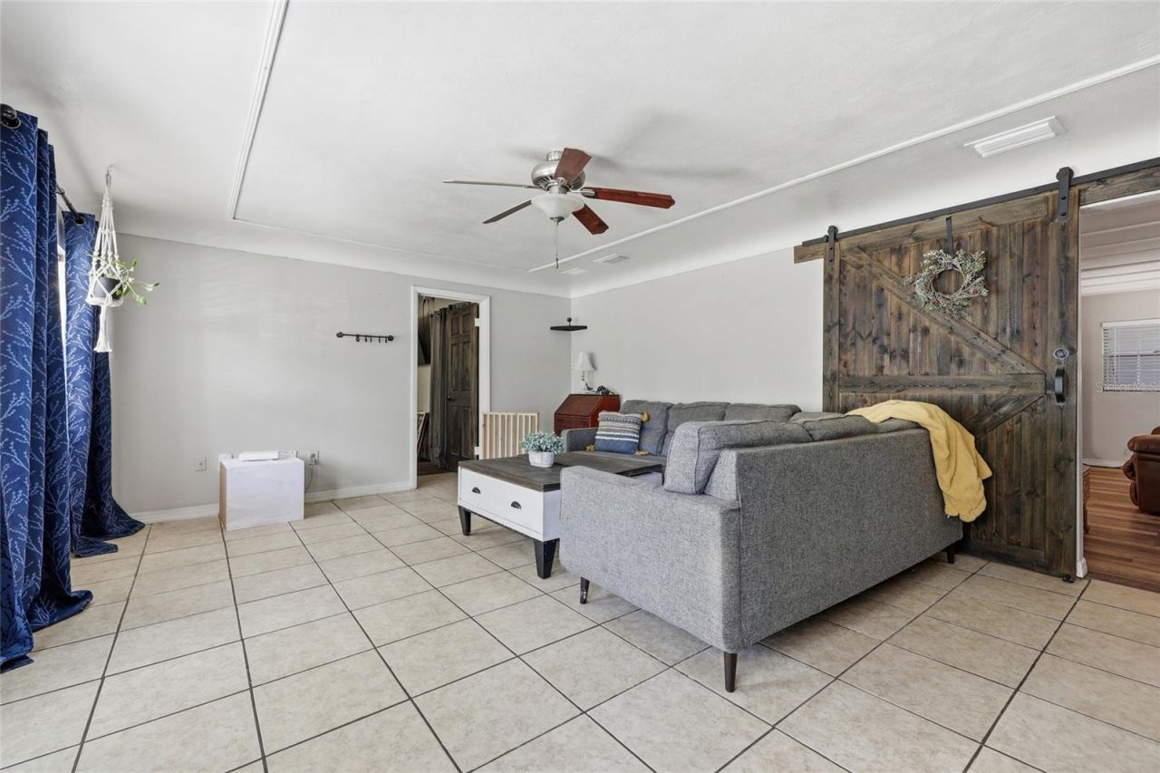 917 SW 2nd Avenue, Trenton, FL 32693 Photo