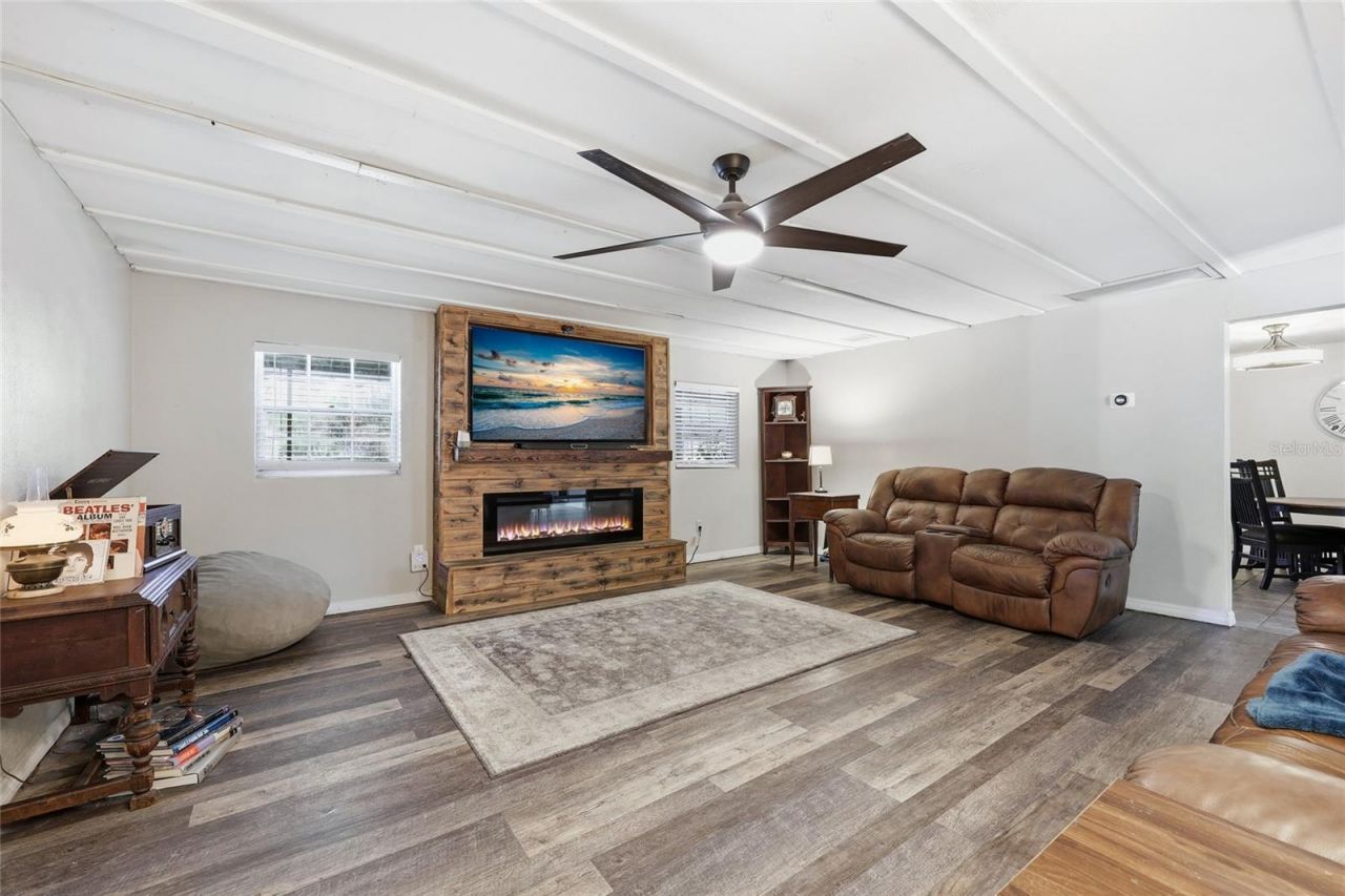 917 SW 2nd Avenue, Trenton, FL 32693 Photo