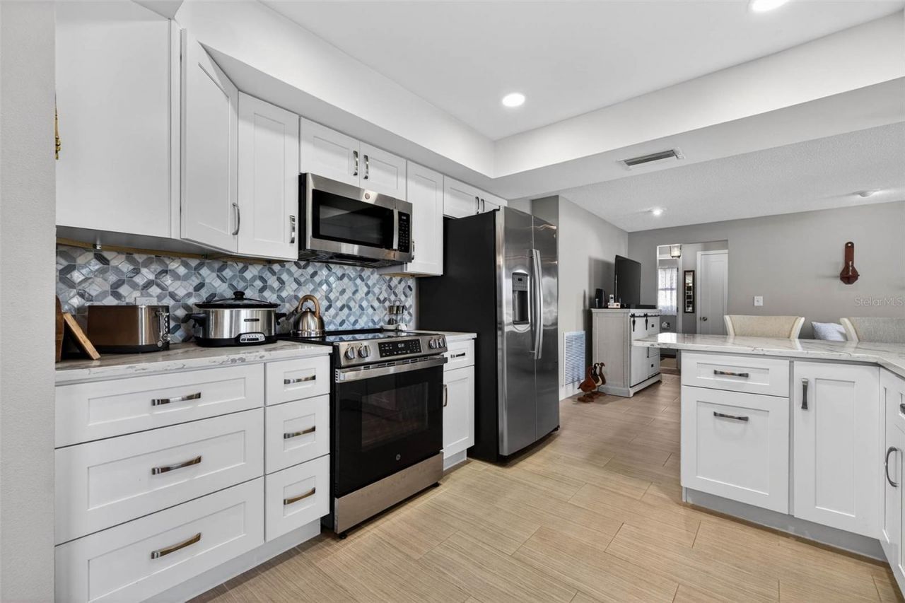 3927 48th Avenue S, Saint Petersburg, FL 33711 Photo