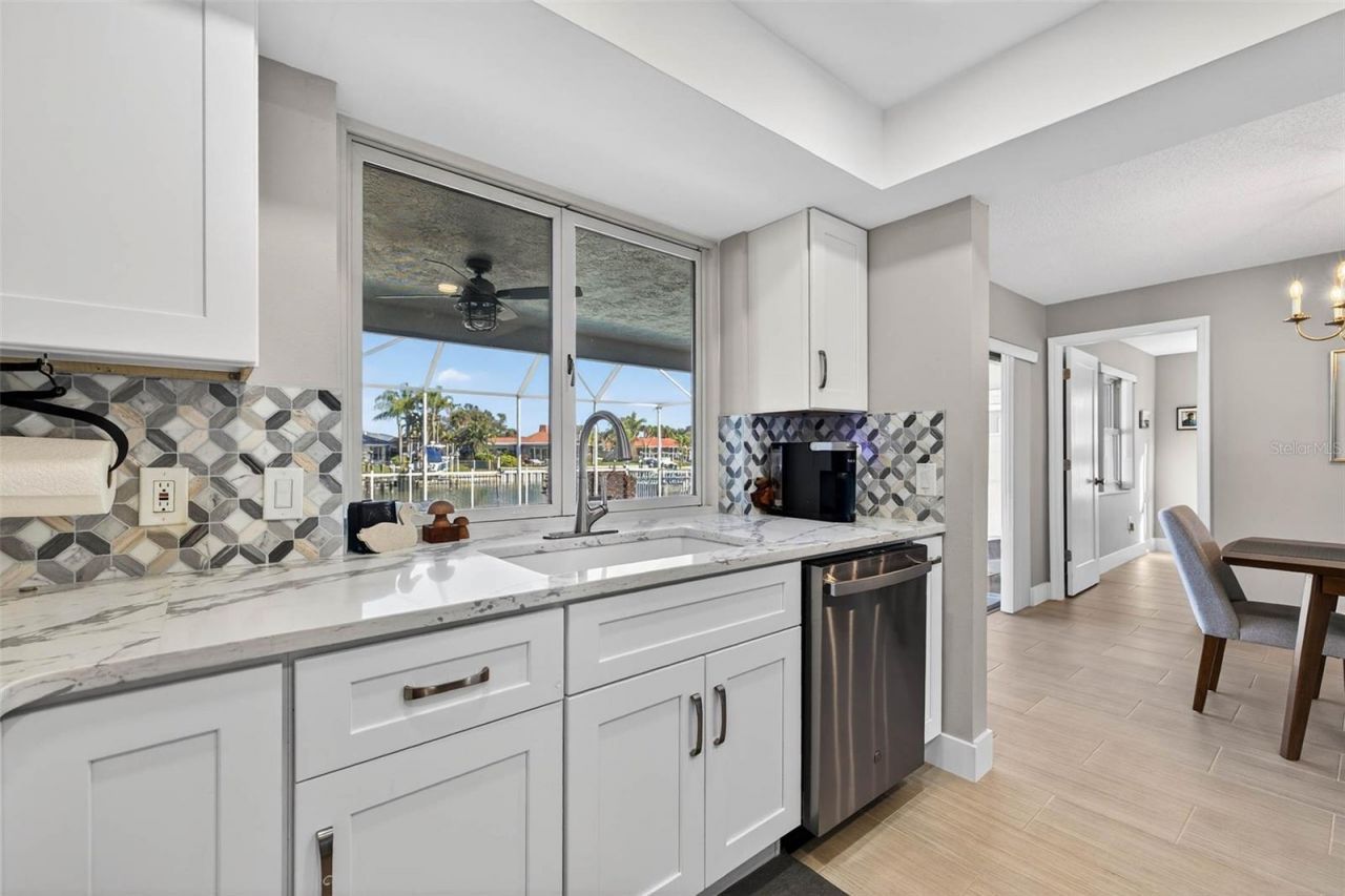 3927 48th Avenue S, Saint Petersburg, FL 33711 Photo