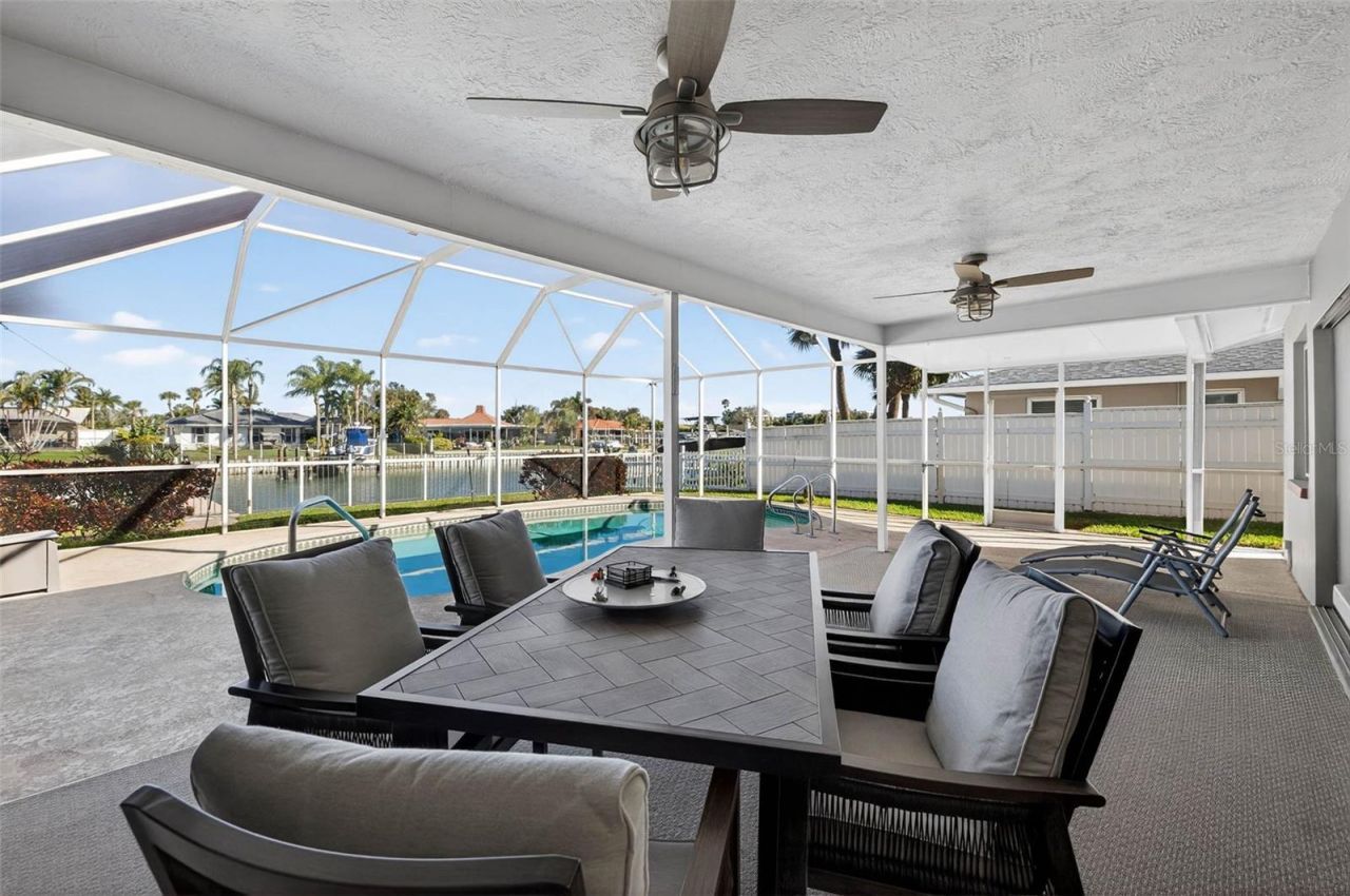 3927 48th Avenue S, Saint Petersburg, FL 33711 Photo