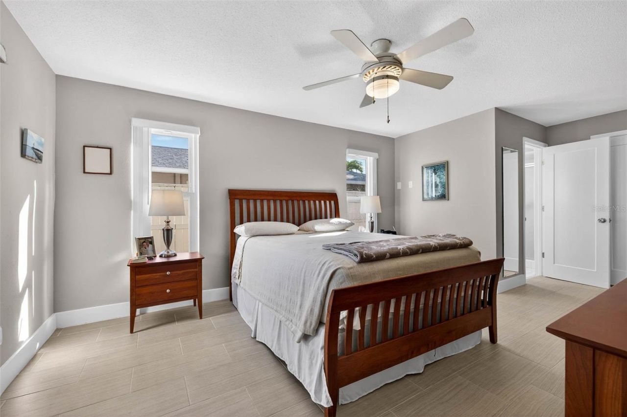 3927 48th Avenue S, Saint Petersburg, FL 33711 Photo