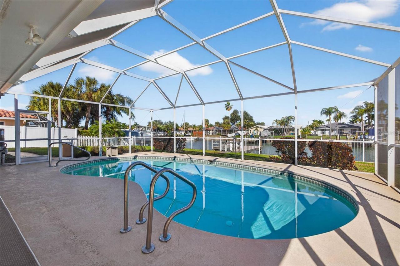 3927 48th Avenue S, Saint Petersburg, FL 33711 Photo