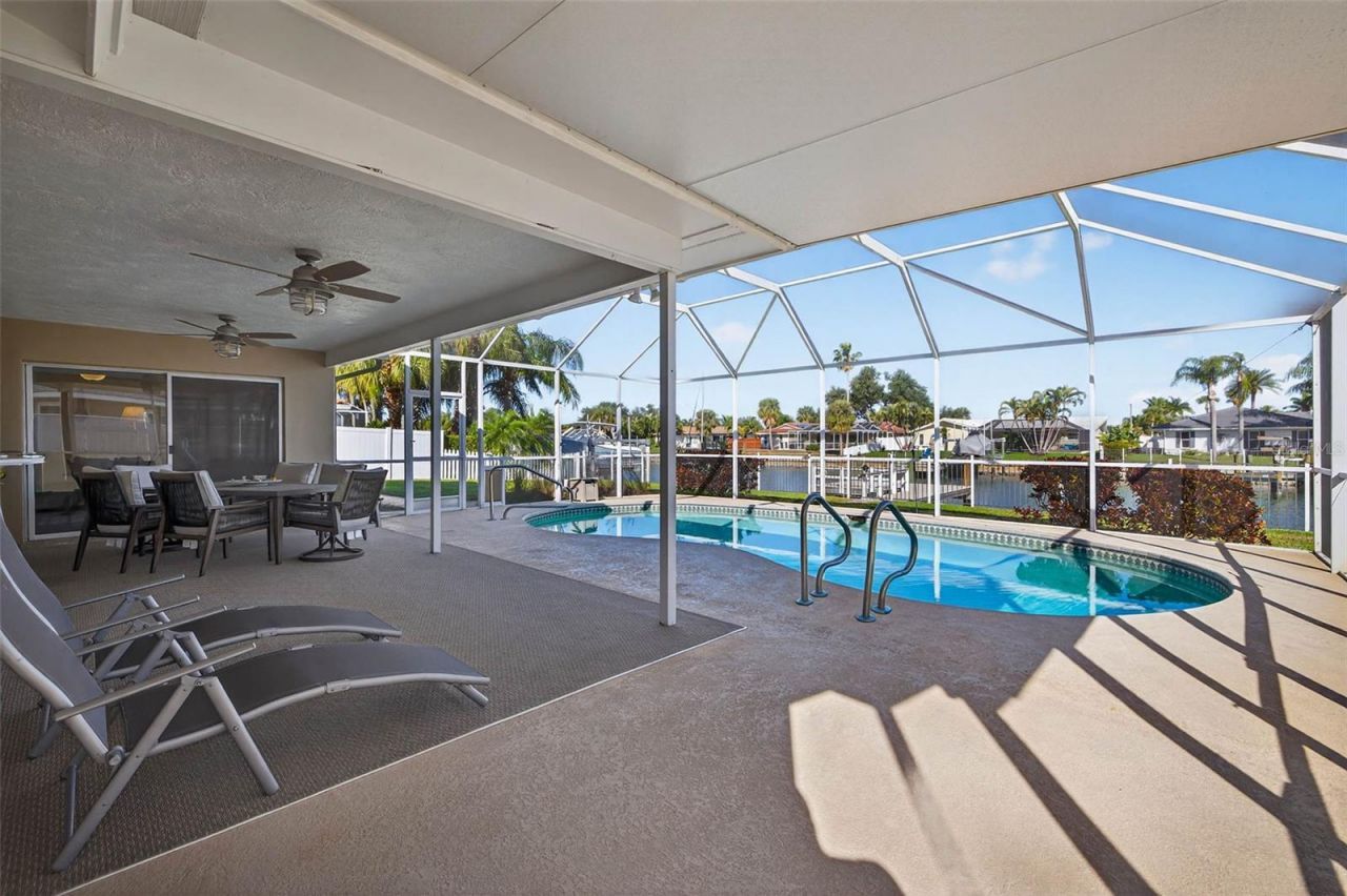 3927 48th Avenue S, Saint Petersburg, FL 33711 Photo