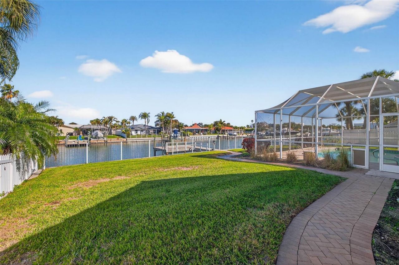 3927 48th Avenue S, Saint Petersburg, FL 33711 Photo