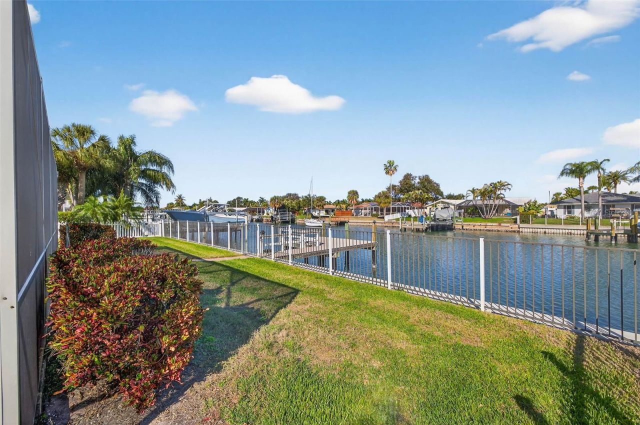 3927 48th Avenue S, Saint Petersburg, FL 33711 Photo