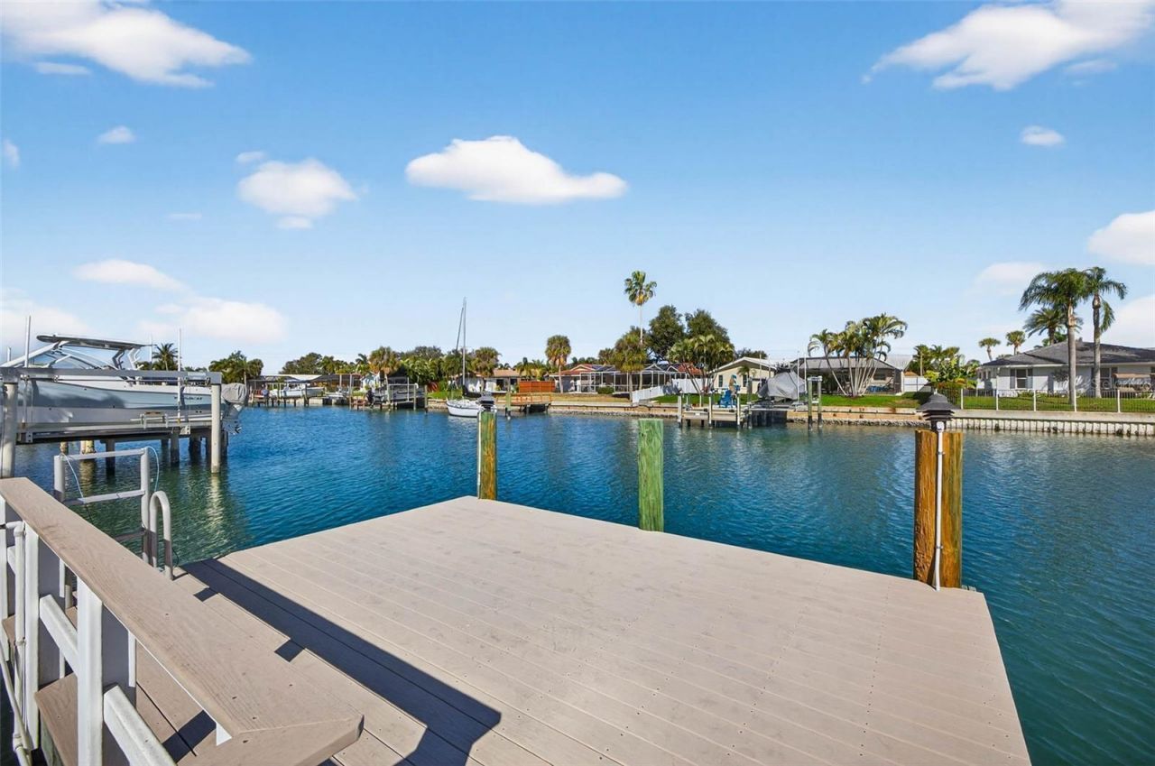 3927 48th Avenue S, Saint Petersburg, FL 33711 Photo