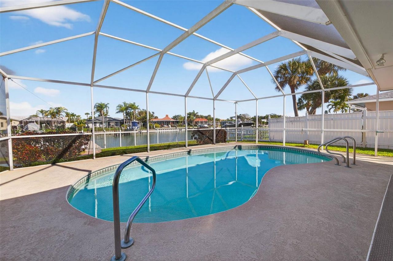 3927 48th Avenue S, Saint Petersburg, FL 33711 Photo