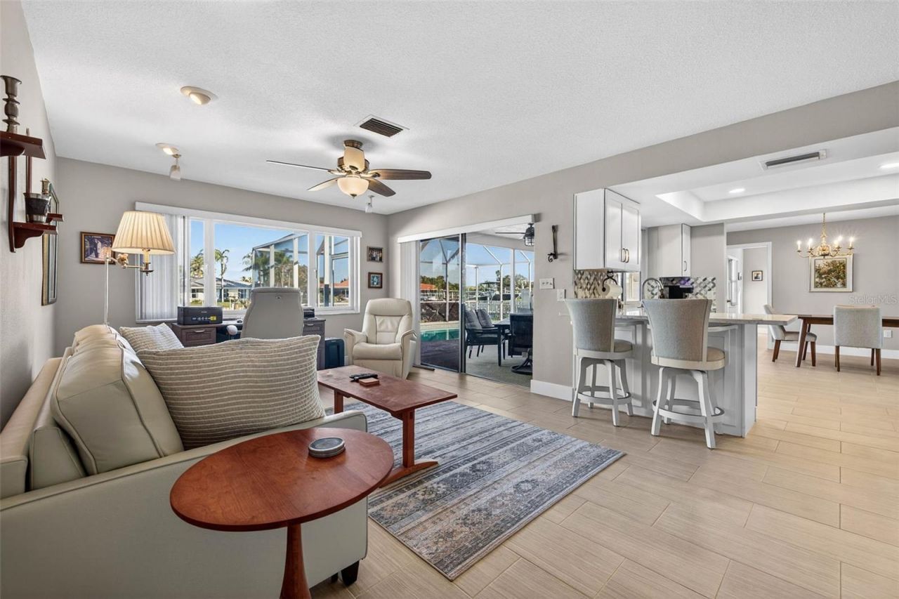 3927 48th Avenue S, Saint Petersburg, FL 33711 Photo