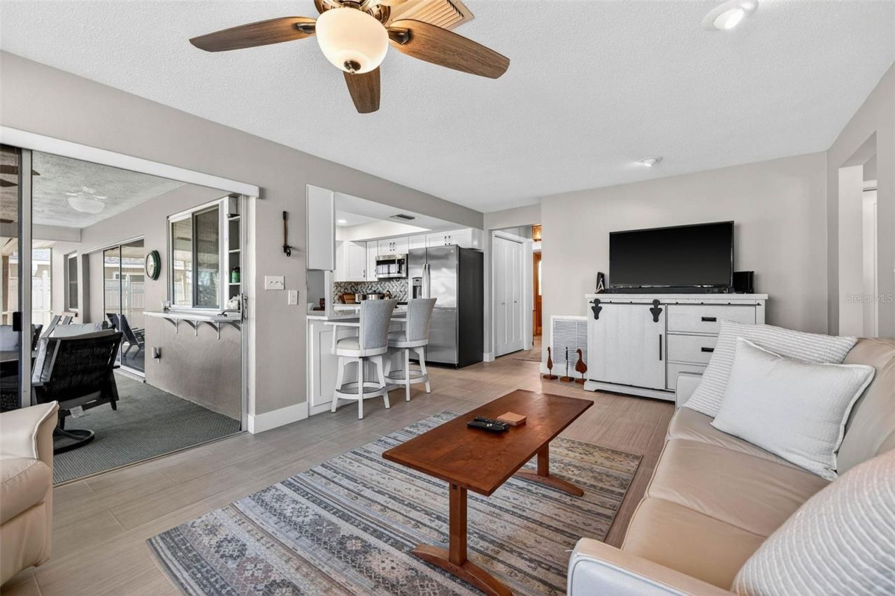 3927 48th Avenue S, Saint Petersburg, FL 33711 Photo