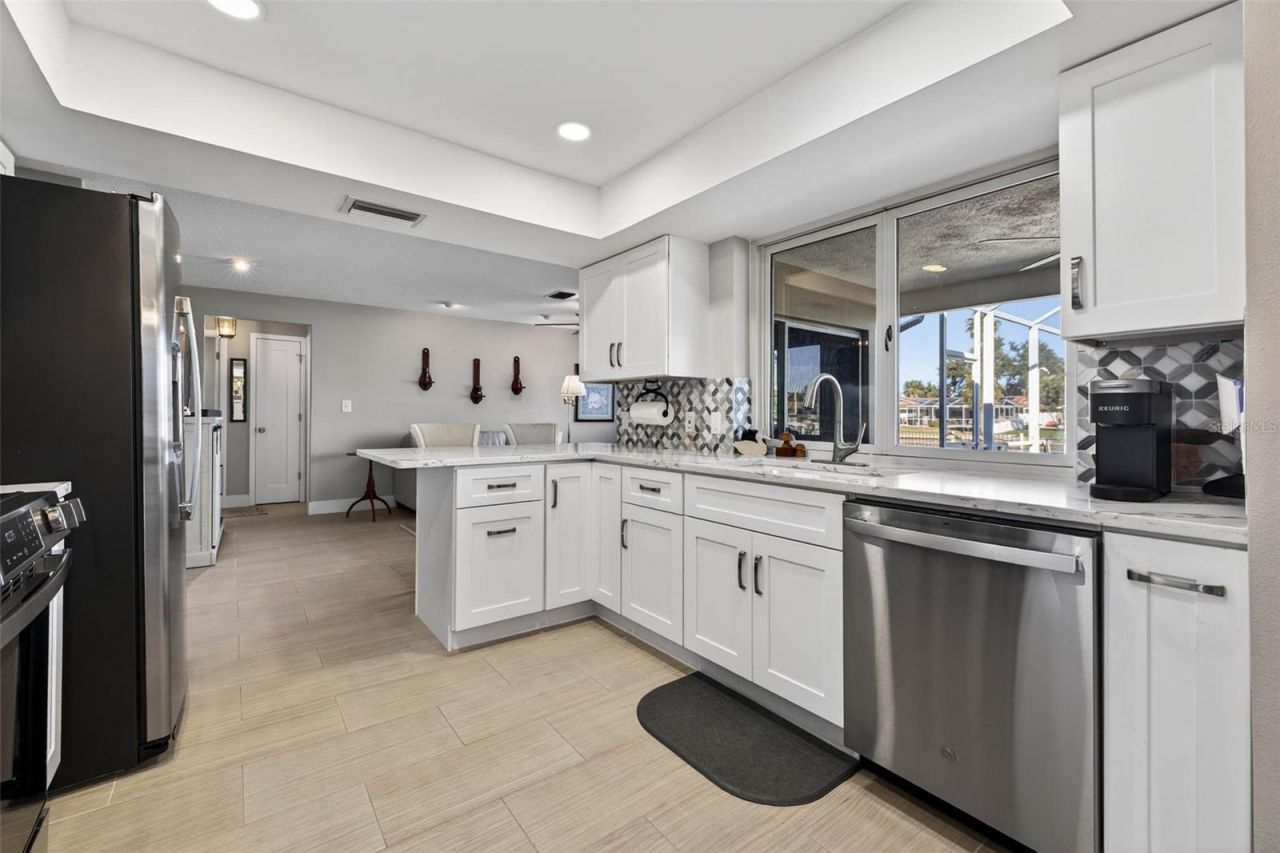 3927 48th Avenue S, Saint Petersburg, FL 33711 Photo