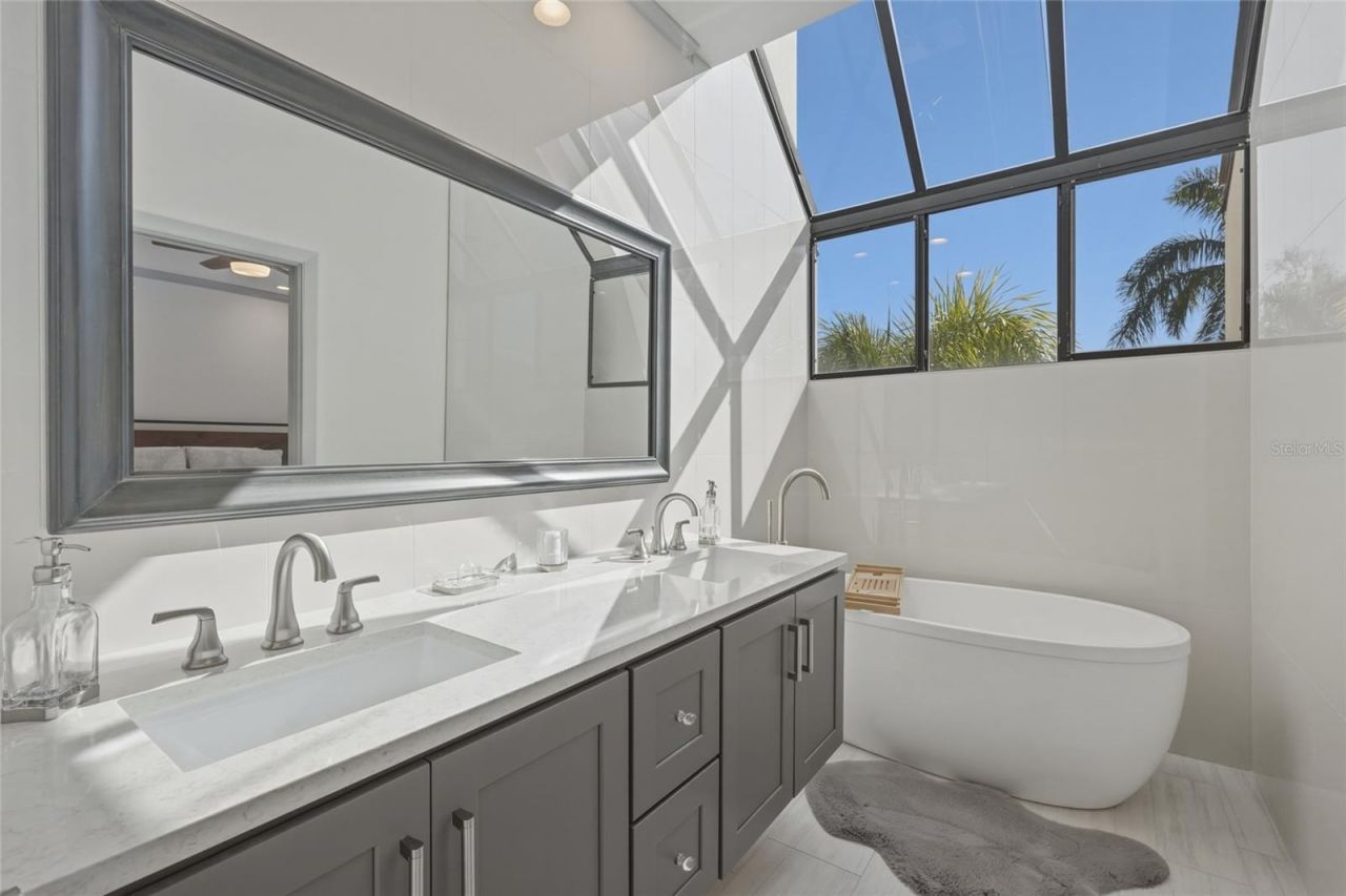 1912 Harbourside Drive , Unit 604, Longboat Key, FL 34228 Photo