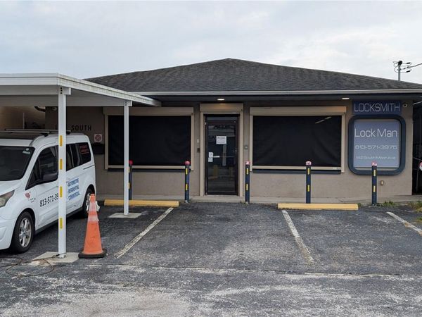 142 S MOON AVENUE, BRANDON, FL 33511