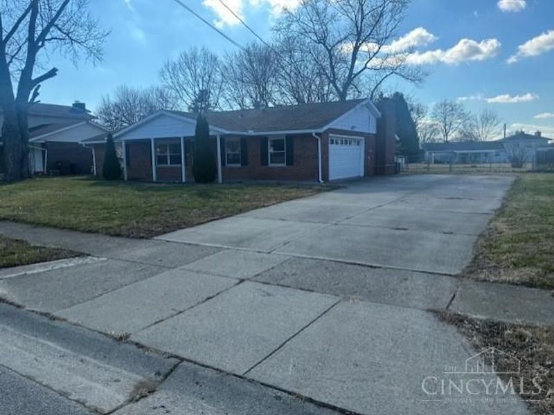 5263 Tallawanda Drive, Fairfield, OH 45014 Photo 2