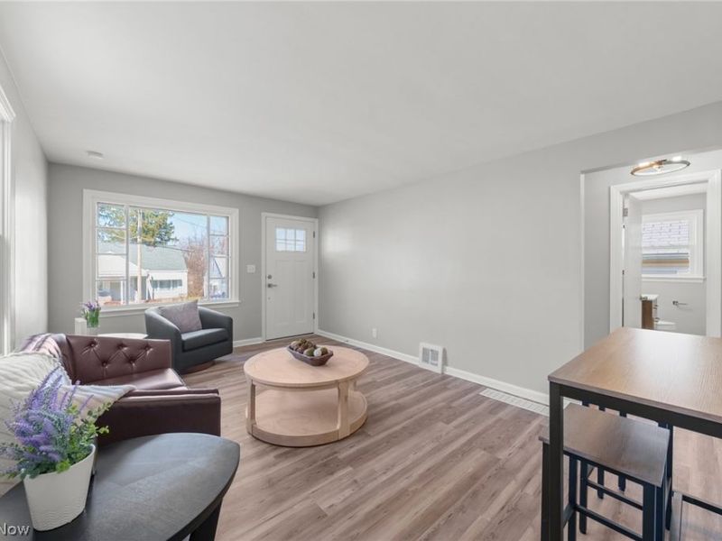 1610 Colonial Boulevard NE, Canton, OH 44714 Photo 10