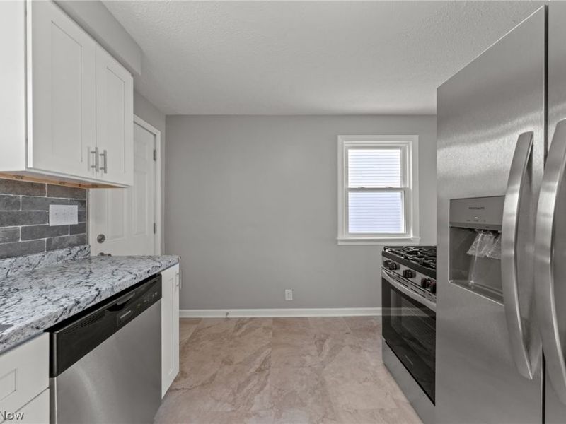 1610 Colonial Boulevard NE, Canton, OH 44714 Photo 16