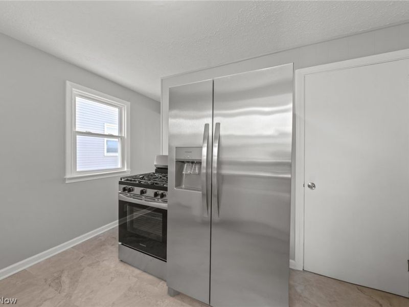 1610 Colonial Boulevard NE, Canton, OH 44714 Photo 18