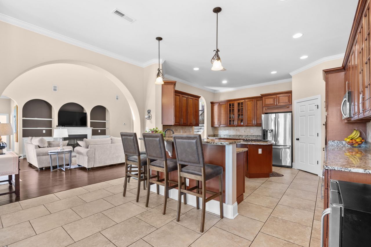 528 Walcott Dr.  Photo 10