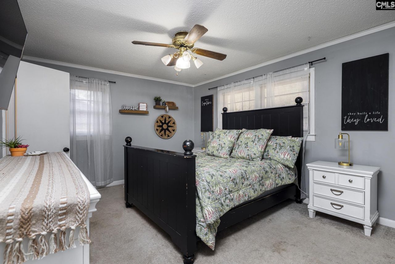 2520 Parkwood Drive  Photo 12