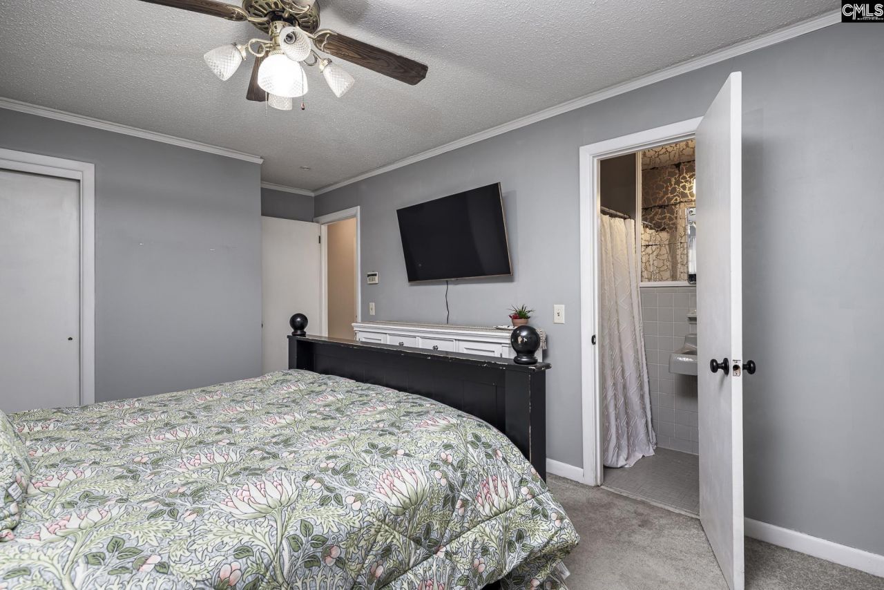 2520 Parkwood Drive  Photo 13