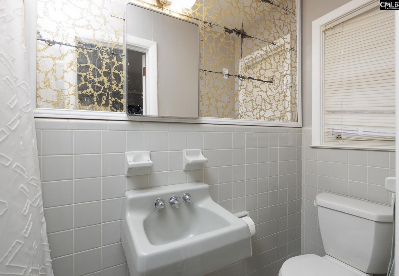 2520 Parkwood Drive  Photo 14