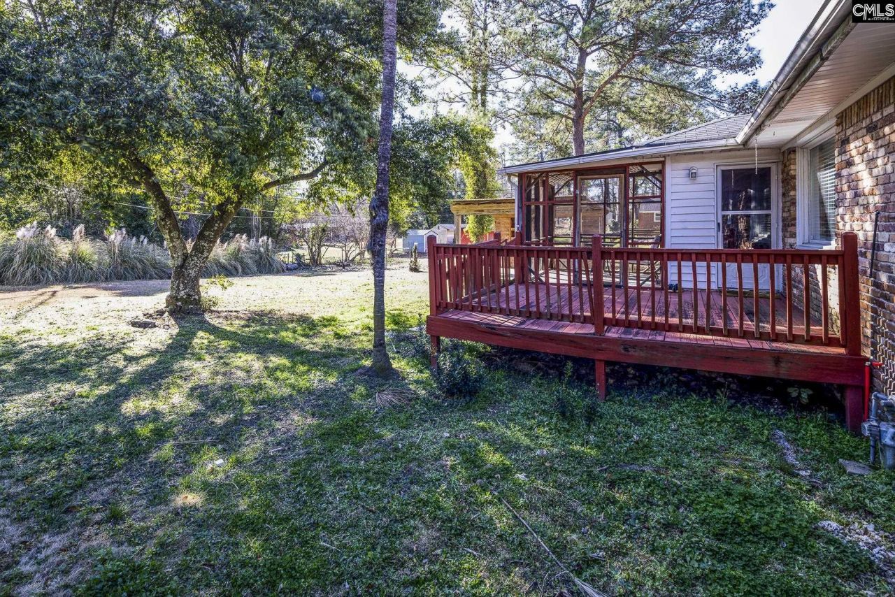 2520 Parkwood Drive  Photo 23