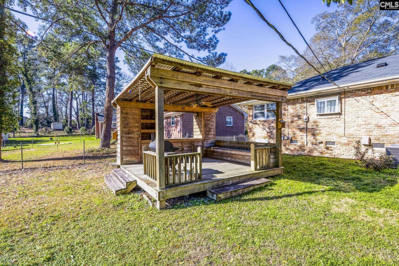 2520 Parkwood Drive  Photo 24