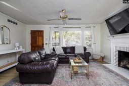 2520 Parkwood Drive  photo 4