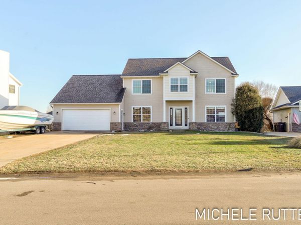 1399 Woodfield Drive, Zeeland, MI 49464