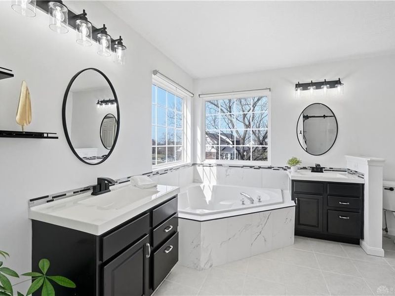 5715 Hawthorne Reserves Drive, Middletown, OH 45044 Photo 36