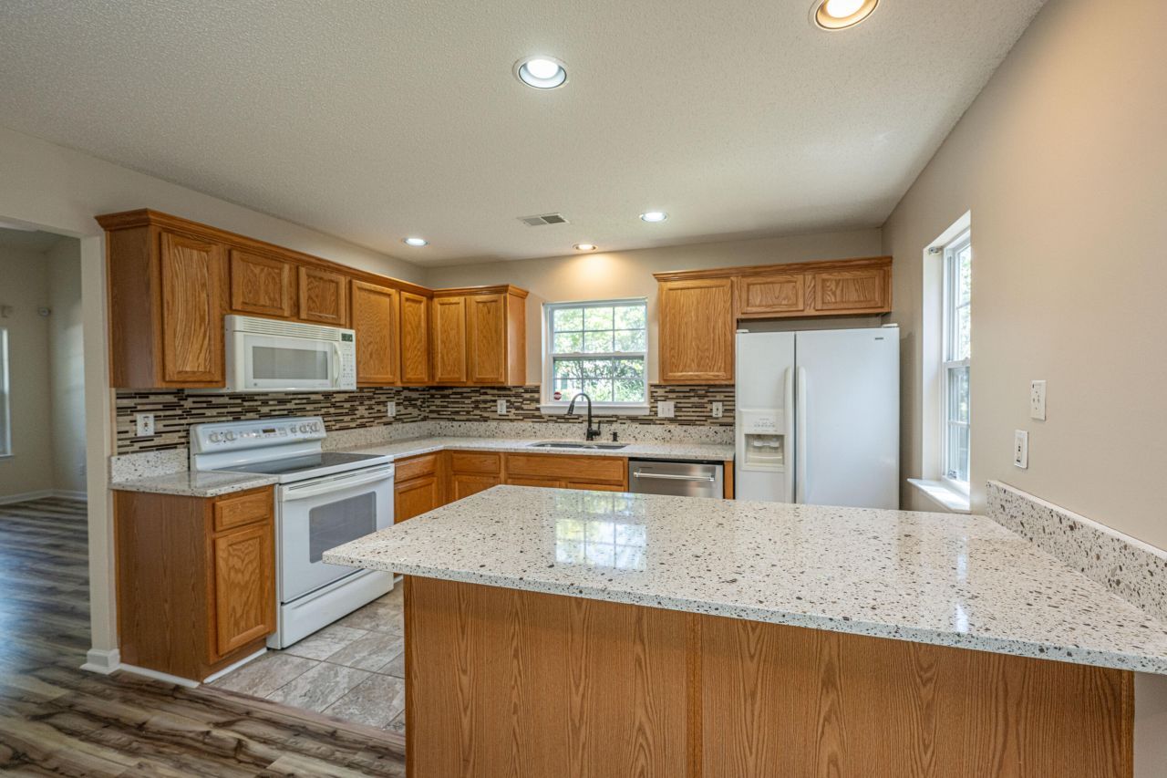 1304 Elm Hall Circle Photo 14