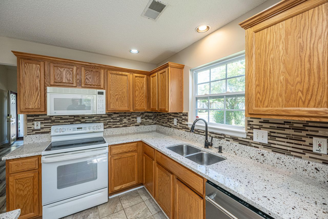 1304 Elm Hall Circle Photo 15