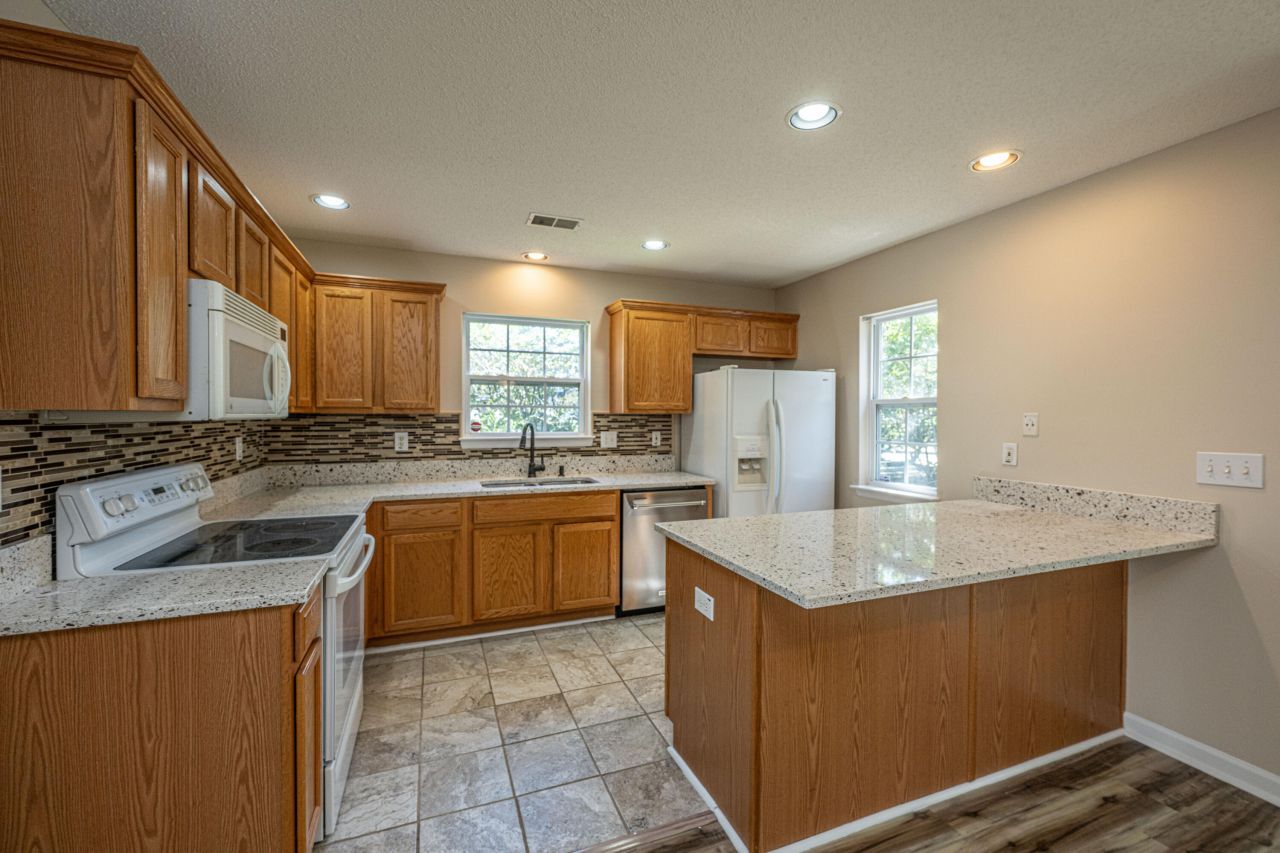 1304 Elm Hall Circle Photo 17