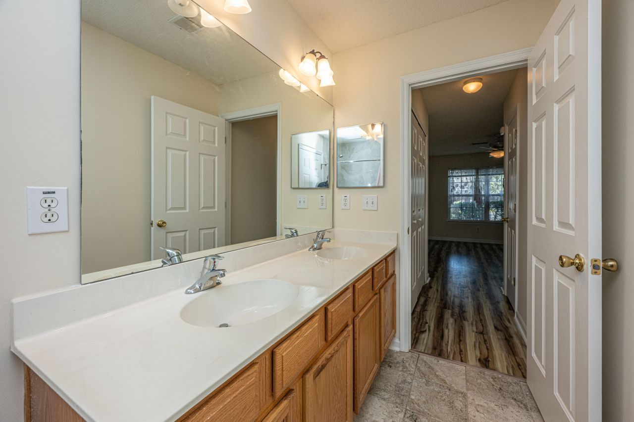 1304 Elm Hall Circle Photo 23