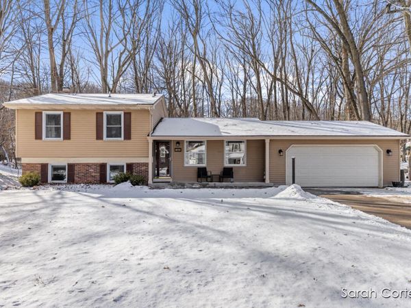 6150 Winthrop Court SE, Ada, MI 49301