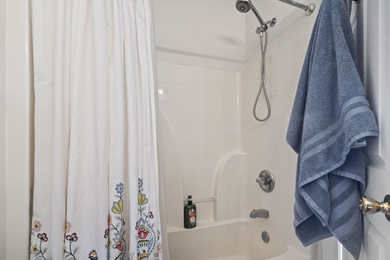 2037 Silver Crest Dr.  Photo 9