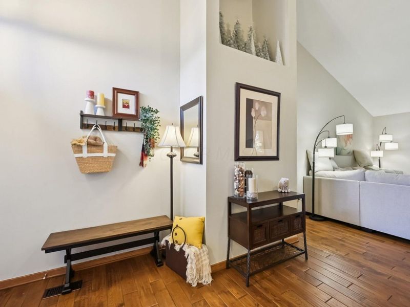 2521 Vililly Circle E, Grove City, OH 43123 Photo 3