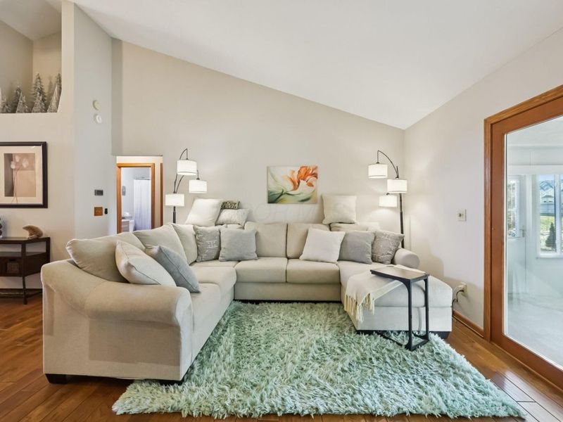 2521 Vililly Circle E, Grove City, OH 43123 Photo 6