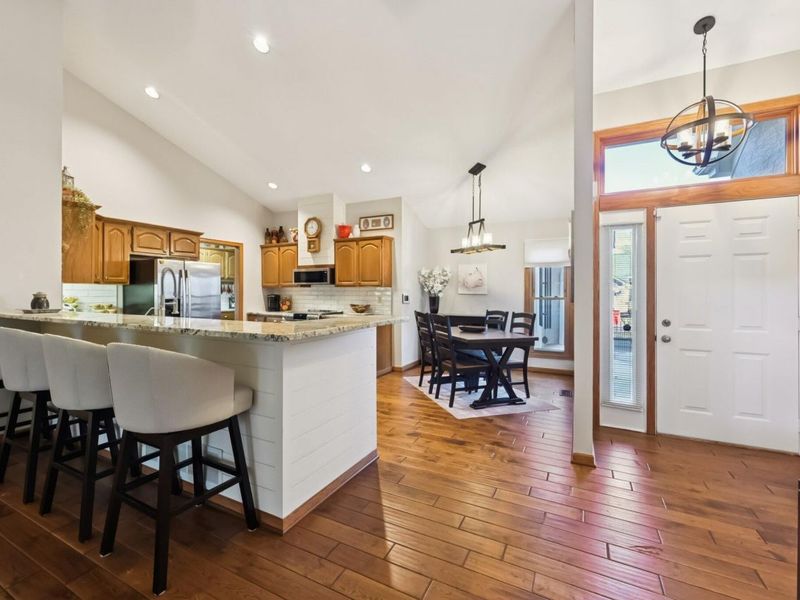 2521 Vililly Circle E, Grove City, OH 43123 Photo 9