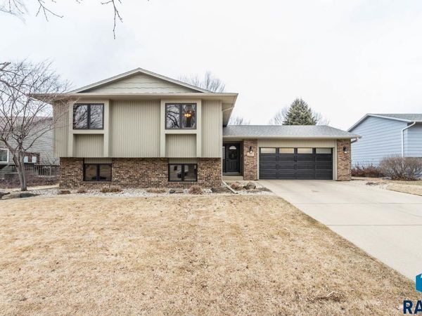 6520 W Westminster Dr, Sioux Falls, SD 57106