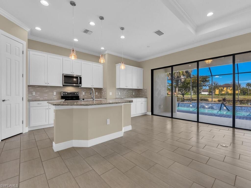 10093 Avalon Lake Cir, Fort Myers, FL 33913 Photo