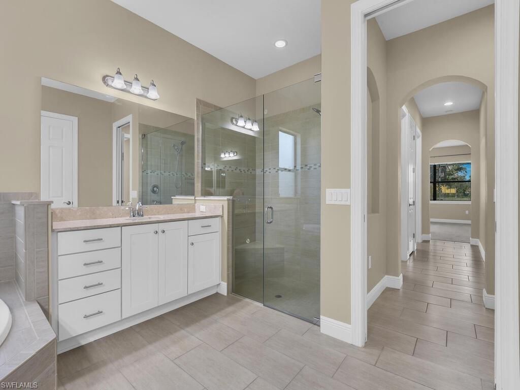 10093 Avalon Lake Cir, Fort Myers, FL 33913 Photo